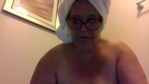 Snapshot of mistressmich623603 chatting on October 12, 3:22 pm thick playful mistress new mature hornygranny online show from October 12, 3:22 pm