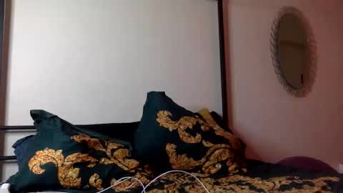 Snapshot of mistressmystii chatting on May 21, 6:20 am Mistress Mystii online show from May 21, 6:20 am
