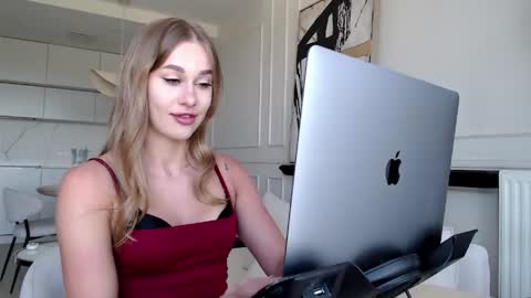 Snapshot of mistressuniverse chatting on May 29, 10:13 am mistressuniverse online show from May 29, 10:13 am