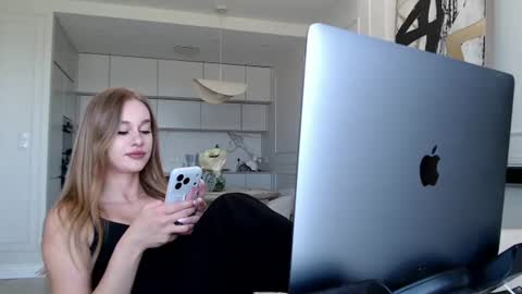 Snapshot of mistressuniverse chatting on June 22, 8:44 am mistressuniverse online show from June 22, 8:44 am