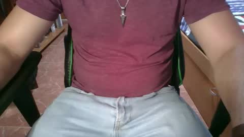 Snapshot of mistxss chatting on May 2, 10:20 am mistxss online show from May 2, 10:20 am