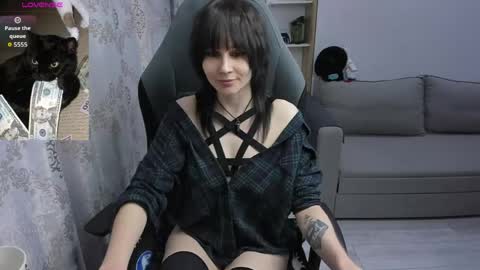 Snapshot of misty_dark chatting on May 20, 11:05 am misty_dark online show from May 20, 11:05 am