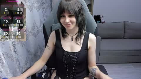 Snapshot of misty_dark chatting on June 5, 8:47 pm misty_dark online show from June 5, 8:47 pm