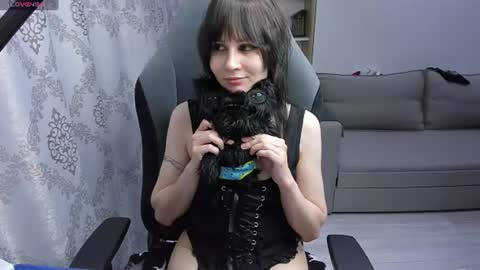 Snapshot of misty_dark chatting on June 11, 12:32 am misty_dark online show from June 11, 12:32 am