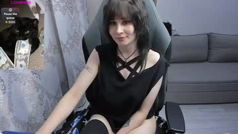 Snapshot of misty_dark chatting on June 18, 10:52 am misty_dark online show from June 18, 10:52 am