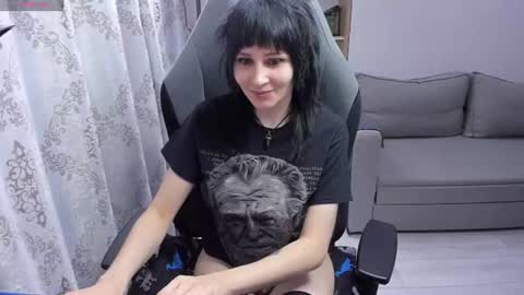 Snapshot of misty_dark chatting on August 1, 5:12 pm misty_dark online show from August 1, 5:12 pm
