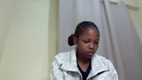 Snapshot of misty_shee chatting on May 12, 12:35 pm misty_shee online show from May 12, 12:35 pm