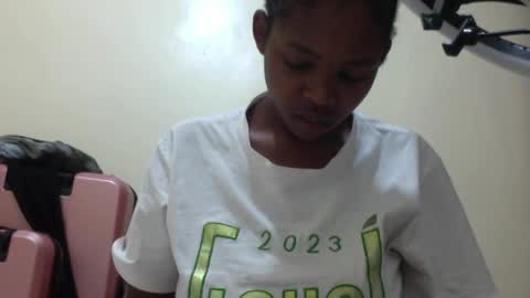 Snapshot of misty_shee chatting on June 16, 10:29 am misty_shee online show from June 16, 10:29 am
