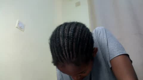 Snapshot of misty_shee chatting on June 18, 11:58 am misty_shee online show from June 18, 11:58 am