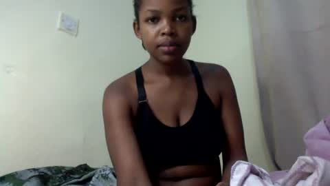 misty_shee online show from June 19, 12:04 am