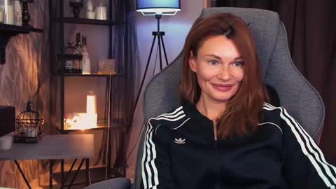 Snapshot of mistybarnes chatting on February 21, 2:29 pm MistyBarnes NONUDE MODEL online show from February 21, 2:29 pm