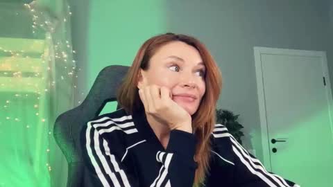 Snapshot of mistybarnes chatting on February 23, 12:57 pm MistyBarnes NONUDE MODEL online show from February 23, 12:57 pm