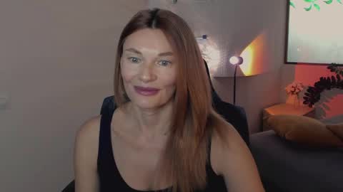 Snapshot of mistybarnes chatting on June 5, 10:10 am MistyBarnes NONUDE MODEL online show from June 5, 10:10 am