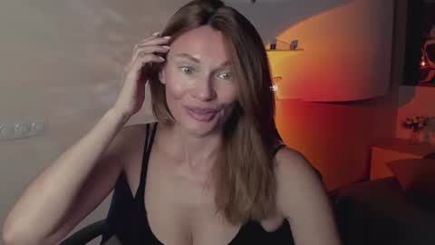 Snapshot of mistybarnes chatting on June 13, 7:45 pm MistyBarnes NONUDE MODEL online show from June 13, 7:45 pm