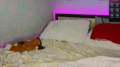 alice online show from December 18, 7:30 pm