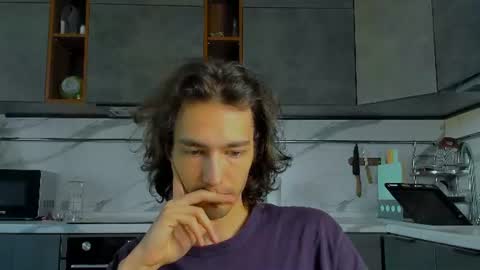 MitchelKurse online show from July 17, 6:02 pm