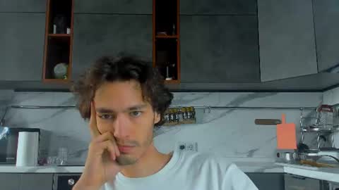 MitchelKurse online show from July 22, 1:36 pm