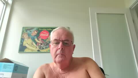 Snapshot of mitchpj chatting on June 6, 7:07 pm mitchpj online show from June 6, 7:07 pm