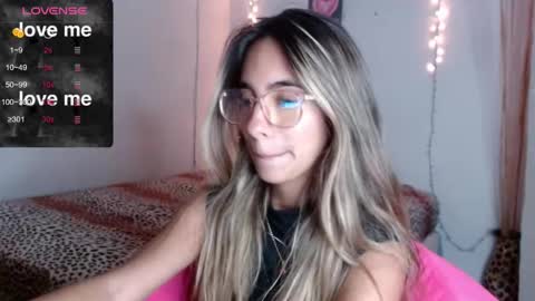 mitchwilson1 online show from October 24, 12:08 am