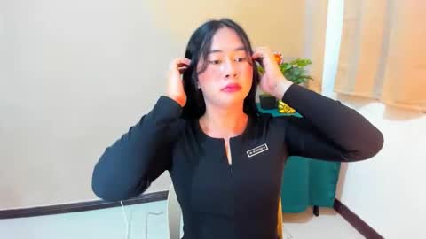 Snapshot of mitsuri_yuki chatting on October 26, 2:12 pm Mitsu online show from October 26, 2:12 pm