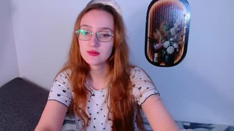 Snapshot of miya_here chatting on May 5, 4:37 pm Miya online show from May 5, 4:37 pm