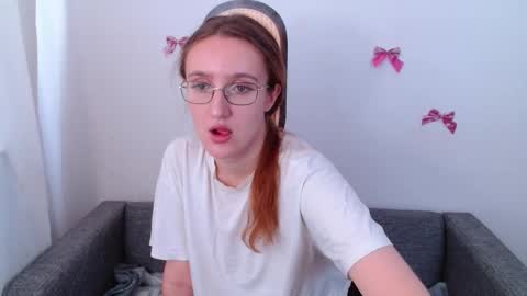 Snapshot of miya_here chatting on June 3, 9:01 am Miya online show from June 3, 9:01 am