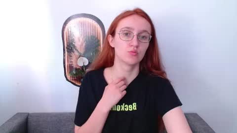 Snapshot of miya_here chatting on June 13, 8:23 am Miya online show from June 13, 8:23 am