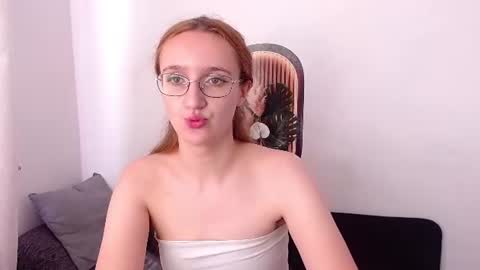 Snapshot of miya_here chatting on July 23, 9:40 am Miya online show from July 23, 9:40 am