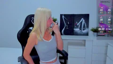 Snapshot of miya_kisss chatting on January 10, 4:53 pm Miya online show from January 10, 4:53 pm