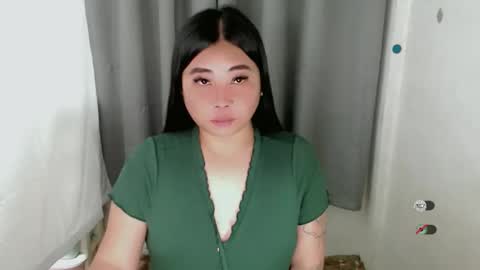 Snapshot of miya_licious chatting on November 17, 4:24 pm cassie marie online show from November 17, 4:24 pm