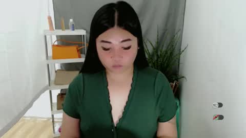 Snapshot of miya_licious chatting on November 28, 9:01 am cassie marie online show from November 28, 9:01 am