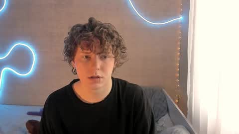 MeowMiku online show from February 11, 12:32 pm