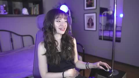 miyuki_wolf online show from December 4, 9:12 pm