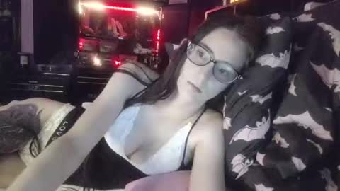 Mizz Bonez online show from June 5, 5:25 am