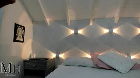 mizzhell_ online show from November 24, 12:38 pm