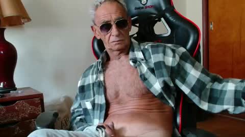 Snapshot of mjmadurengue chatting on May 28, 5:10 pm Mario jose online show from May 28, 5:10 pm