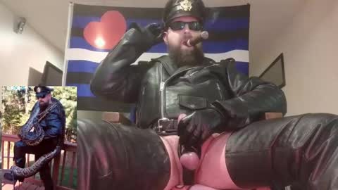 Snapshot of mmazsnake chatting on January 11, 12:33 am SMOKINsnakeEYEZ online show from January 11, 12:33 am