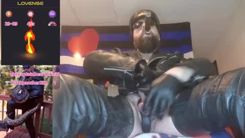 Snapshot of mmazsnake chatting on February 8, 12:28 am SMOKINsnakeEYEZ online show from February 8, 12:28 am