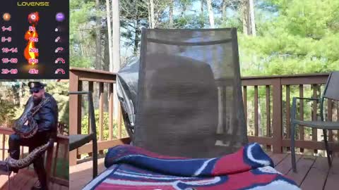 Snapshot of mmazsnake chatting on April 14, 8:04 pm SMOKINsnakeEYEZ online show from April 14, 8:04 pm