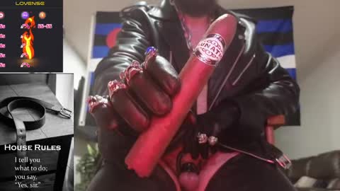 SMOKINsnakeEYEZ online show from May 1, 11:31 pm