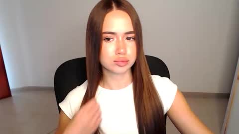 Snapshot of mmm_bananaa_ chatting on October 11, 9:41 am Beata online show from October 11, 9:41 am