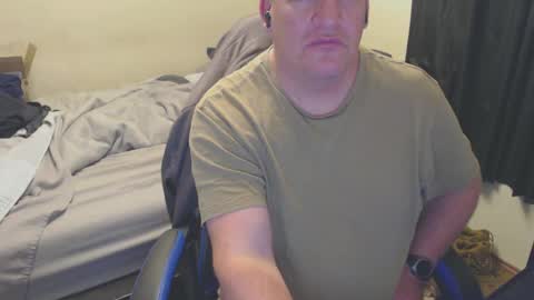 Snapshot of mmmthatsfunnn chatting on January 4, 7:24 am mmmthatsfunnn online show from January 4, 7:24 am