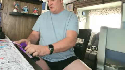 mmmthatsfunnn online show from May 7, 10:15 pm
