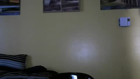 Snapshot of mmr4545 chatting on May 3, 9:43 pm mark online show from May 3, 9:43 pm