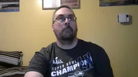 Snapshot of mmr4545 chatting on May 6, 3:57 am mark online show from May 6, 3:57 am