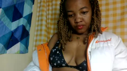 mmyriame online show from July 7, 3:09 am