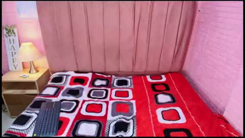 Snapshot of mnicollesweet_pri chatting on July 14, 2:05 am Nicolle online show from July 14, 2:05 am