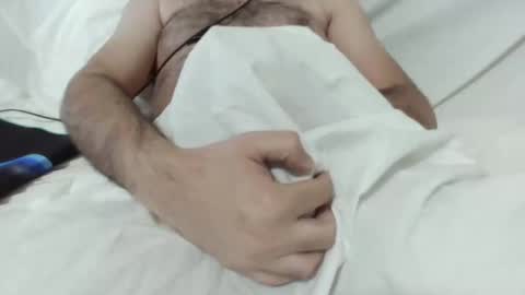 Snapshot of mo0085 chatting on October 22, 10:15 am Laith online show from October 22, 10:15 am