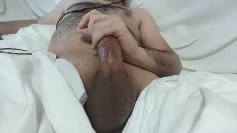 Snapshot of mo0085 chatting on December 2, 3:29 pm Laith online show from December 2, 3:29 pm