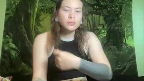 Snapshot of mo0n_goddess chatting on June 5, 2:40 am Misty online show from June 5, 2:40 am